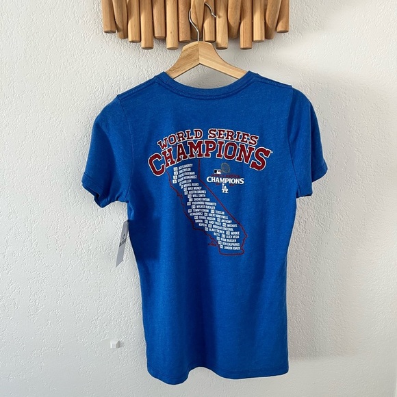 Los Angeles LA Dodgers Women Large Crewneck T shirt World Series 2024 Blue NWT - Picture 3 of 7